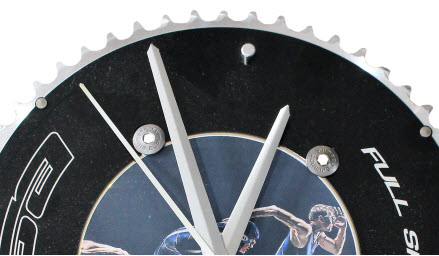 velo horloge murale, velo design, cyclisme, velo cadeau, eco-horloge, bike clock, cycling, ecofriendly gift, FSA, recycled bicycle gear desk clock, upcycled clock, bicycle clock, cycling gift, horloge decorative,