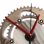 velo horloge murale, velo design, cyclisme, velo cadeau, eco-horloge, bike clock, cycling, ecofriendly gift, Specialized S-Works, recycled bicycle gear desk clock, upcycled clock, bicycle clock, cycling gift,