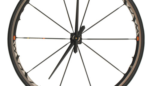 velo horloge roue, velo design, cyclisme, velo cadeau, eco-horloge, mavic, bike clock, cycling, ecofriendly gift, recycled bicycle gear desk clock, upcycled clock, bicycle clock, cycling gift,
